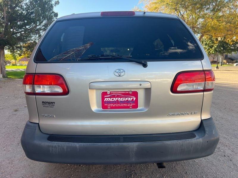 Toyota Sienna 5dr XLE (Natl) 2002