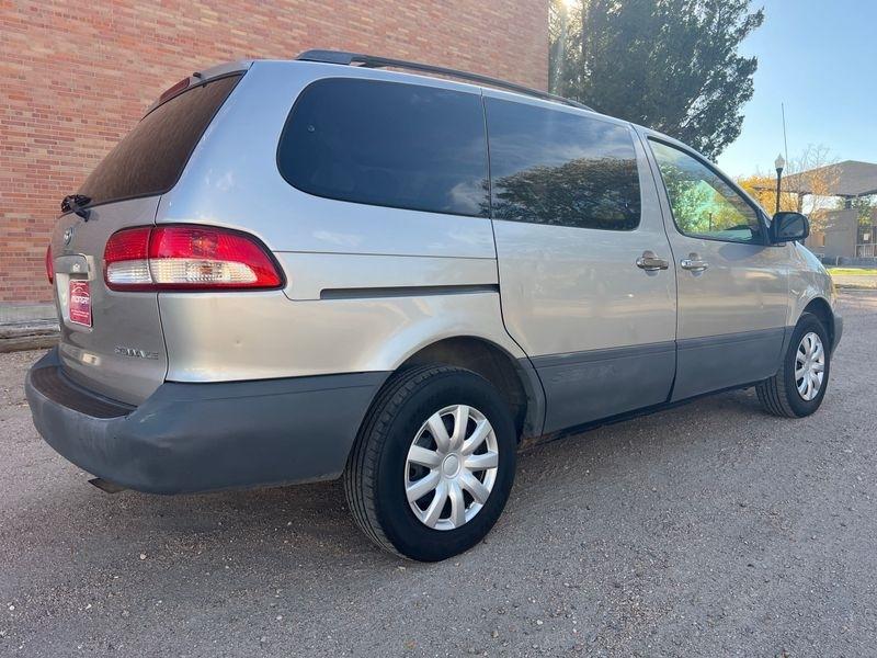 Toyota Sienna 5dr XLE (Natl) 2002