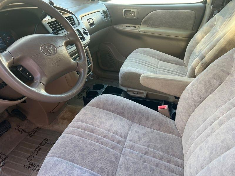 Toyota Sienna 5dr XLE (Natl) 2002