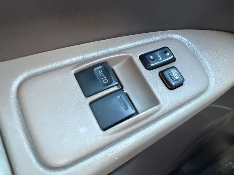 Toyota Sienna 5dr XLE (Natl) 2002
