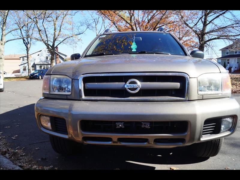 2003 Nissan Pathfinder SE 4-door