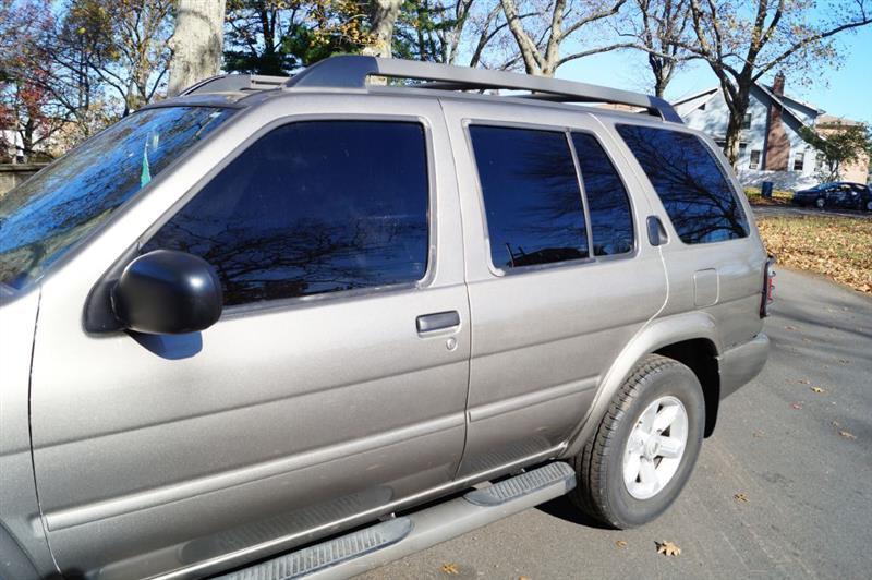 Nissan Pathfinder SE 4-door 2003