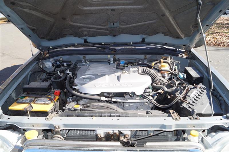 Nissan Pathfinder SE 4-door 2003