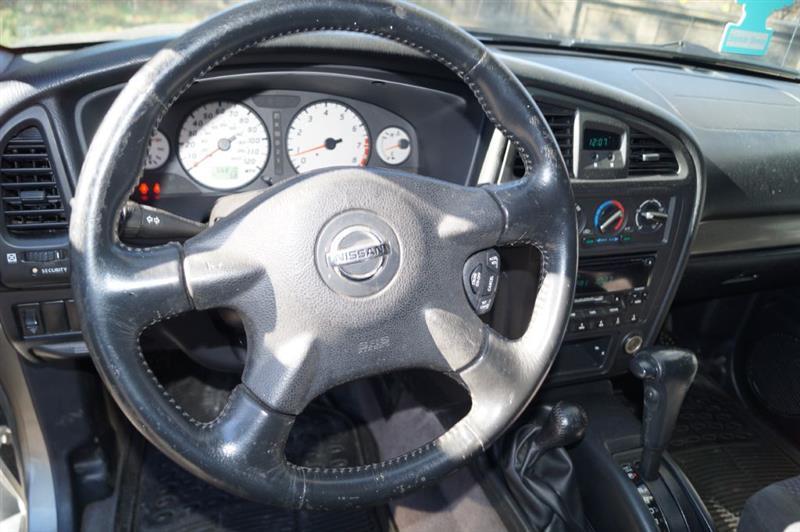 Nissan Pathfinder SE 4-door 2003