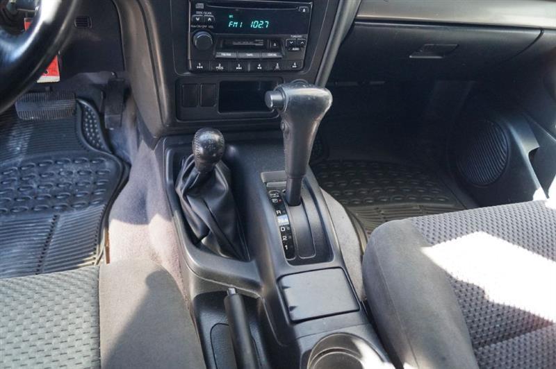 Nissan Pathfinder SE 4-door 2003
