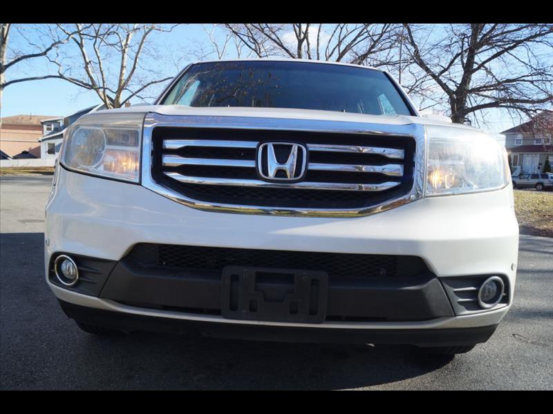 2015 Honda Pilot Touring 4WD 5-Spd AT with DVD