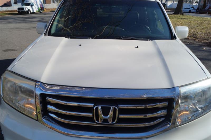 Honda Pilot Touring 4WD 5-Spd AT with DVD 2015