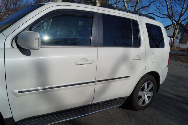 Honda Pilot Touring 4WD 5-Spd AT with DVD 2015