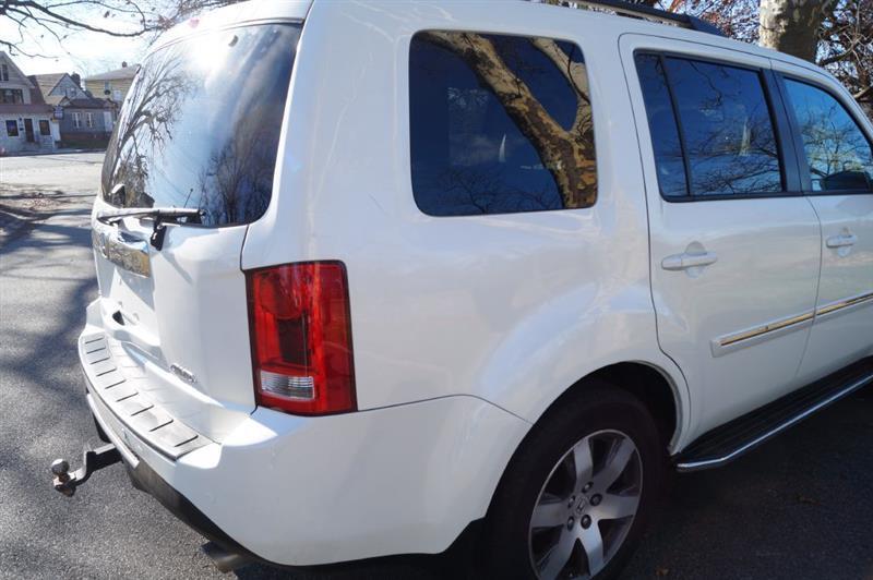 Honda Pilot Touring 4WD 5-Spd AT with DVD 2015
