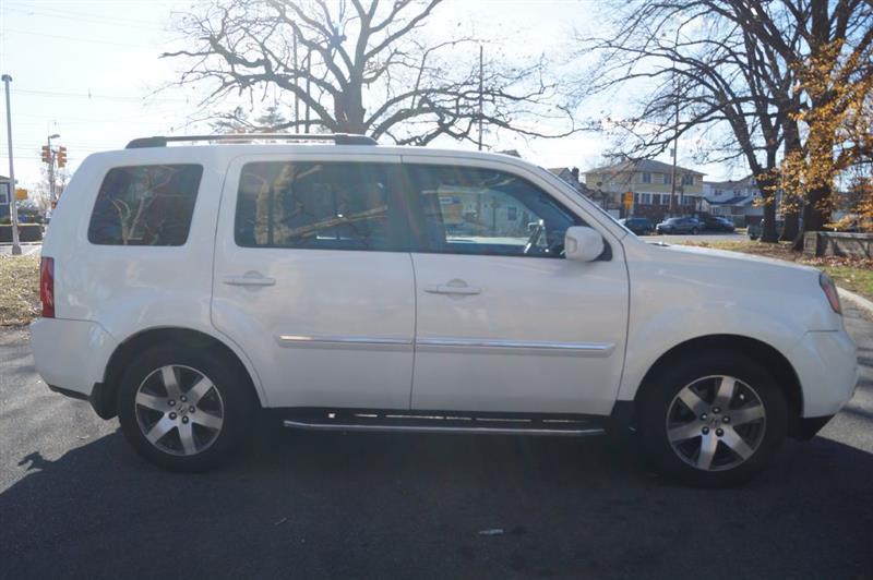 Honda Pilot Touring 4WD 5-Spd AT with DVD 2015