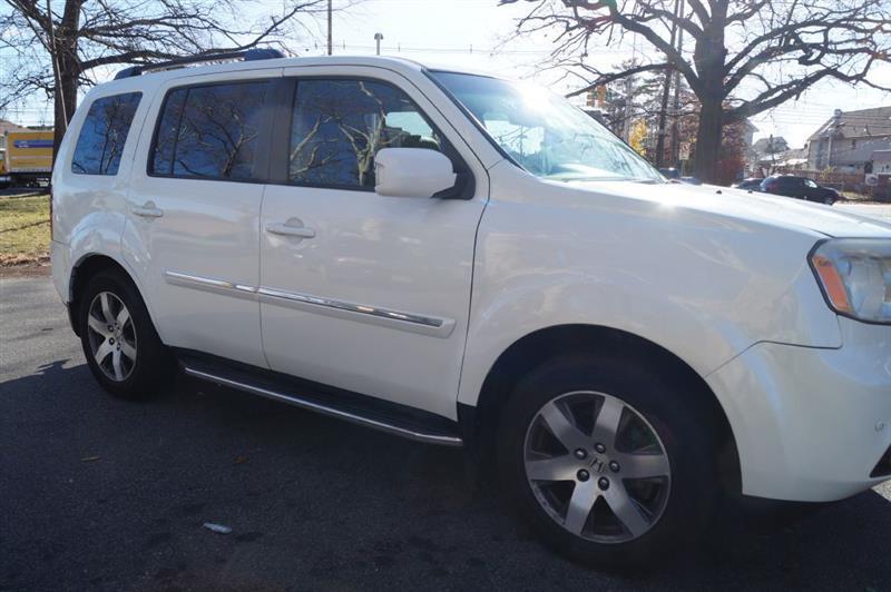 Honda Pilot Touring 4WD 5-Spd AT with DVD 2015