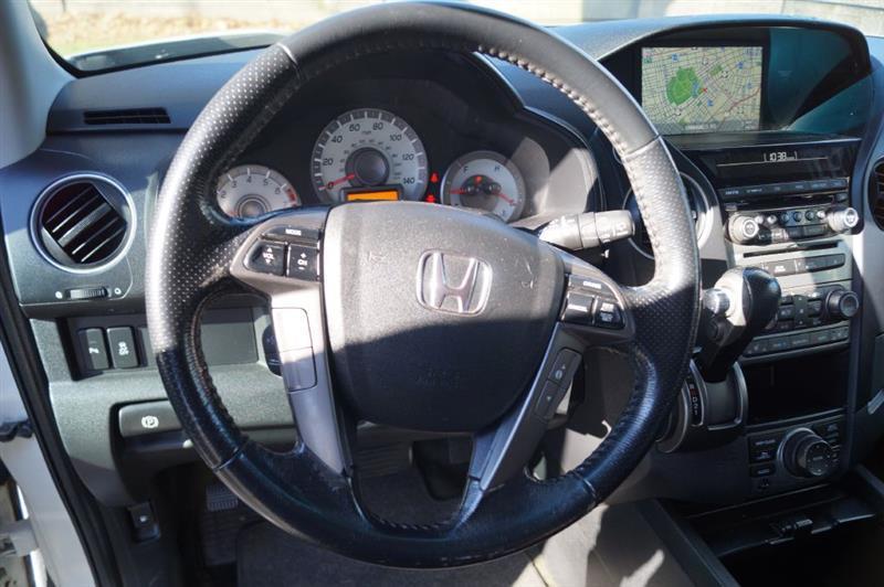 Honda Pilot Touring 4WD 5-Spd AT with DVD 2015