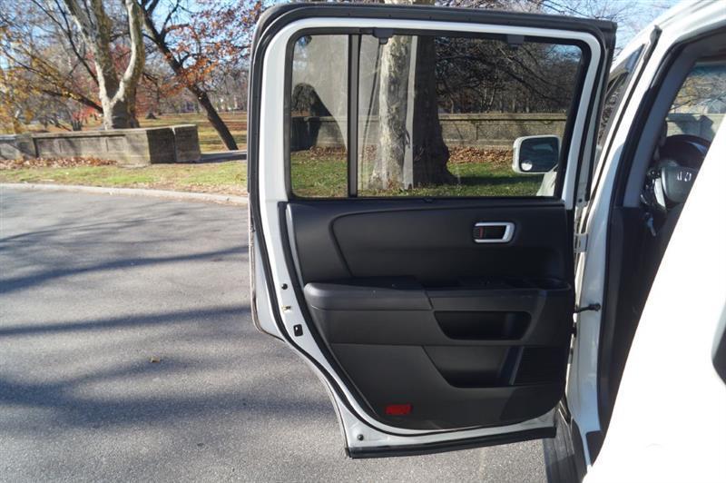 Honda Pilot Touring 4WD 5-Spd AT with DVD 2015