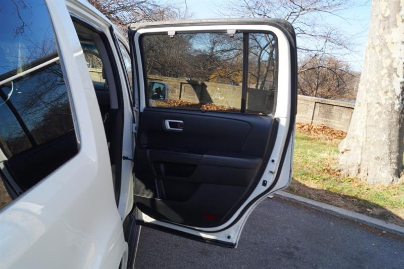 Honda Pilot Touring 4WD 5-Spd AT with DVD 2015