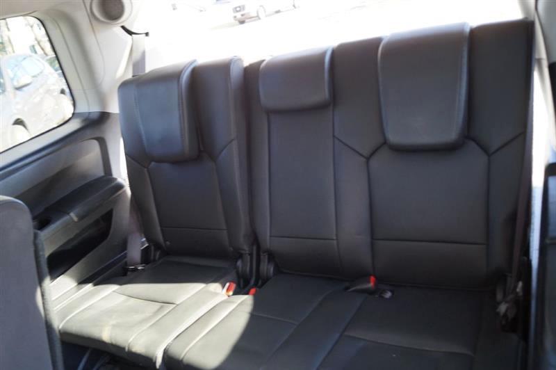 Honda Pilot Touring 4WD 5-Spd AT with DVD 2015