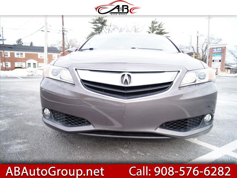 2013 Acura ILX 5-Spd AT w/ Technology Package