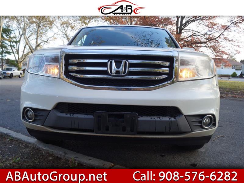 2014 Honda Pilot Touring 4WD 5-Spd AT with DVD