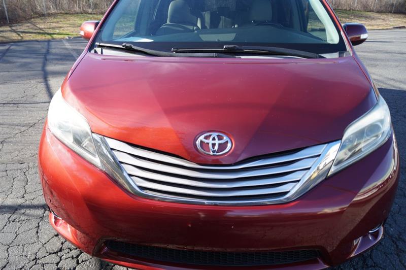 Toyota Sienna Limited AWD 7-Passenger V6 2015