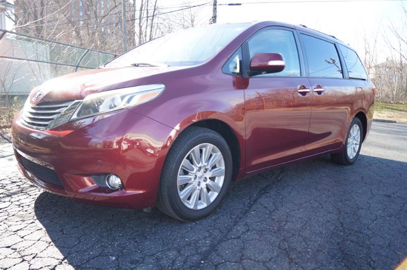 Toyota Sienna Limited AWD 7-Passenger V6 2015
