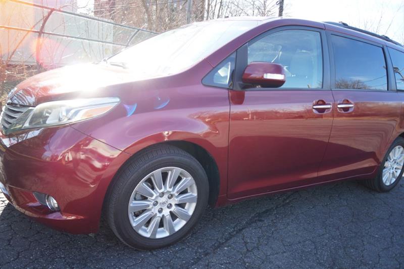 Toyota Sienna Limited AWD 7-Passenger V6 2015