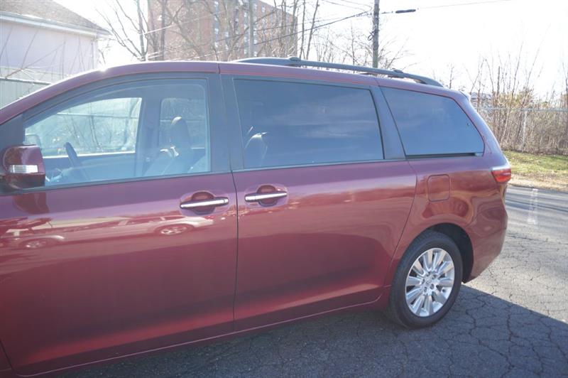 Toyota Sienna Limited AWD 7-Passenger V6 2015