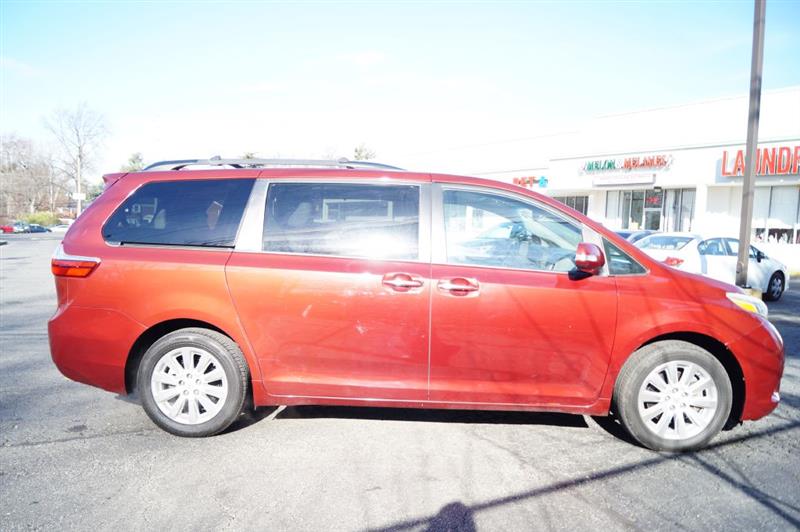 Toyota Sienna Limited AWD 7-Passenger V6 2015