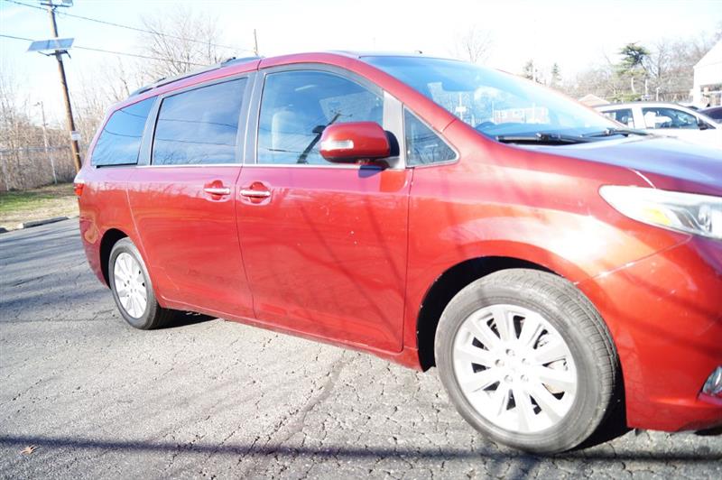 Toyota Sienna Limited AWD 7-Passenger V6 2015