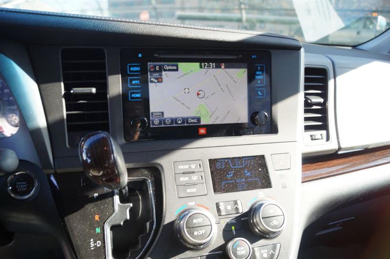 Toyota Sienna Limited AWD 7-Passenger V6 2015