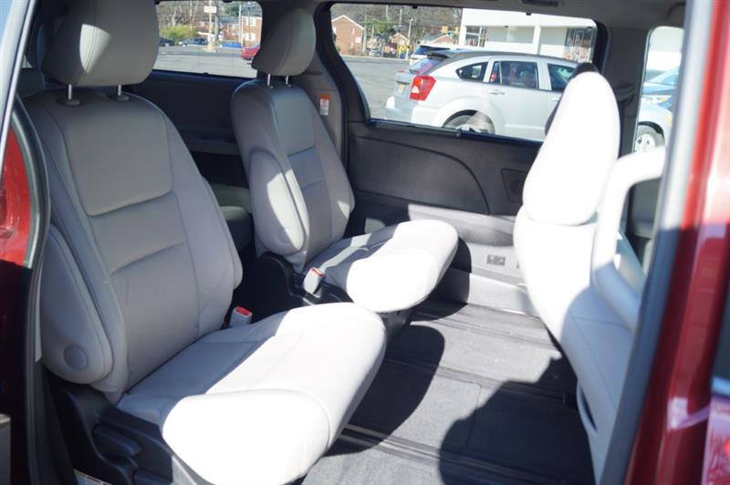 Toyota Sienna Limited AWD 7-Passenger V6 2015