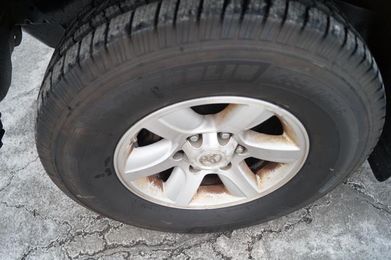 Toyota Sequoia SR5 4WD 2006