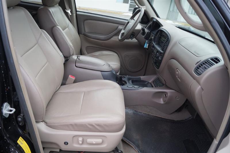 Toyota Sequoia SR5 4WD 2006