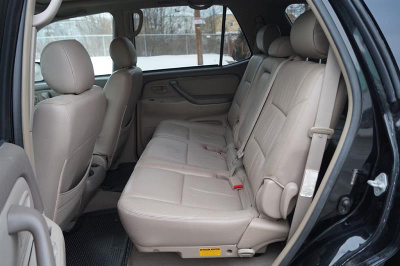 Toyota Sequoia SR5 4WD 2006