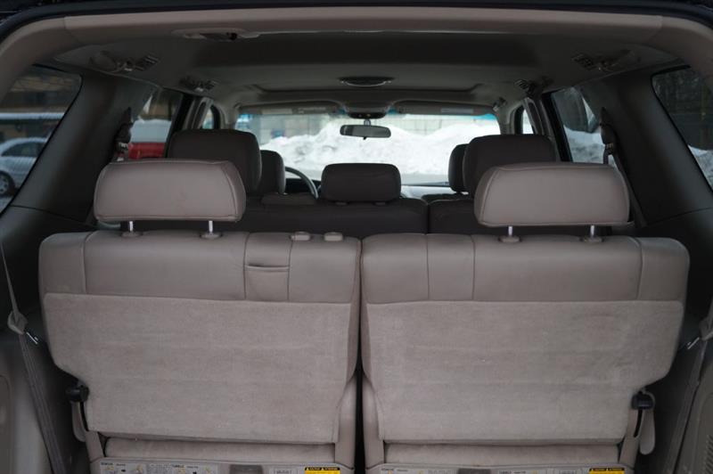 Toyota Sequoia SR5 4WD 2006