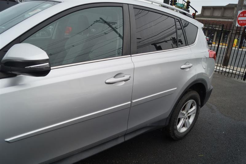 Toyota RAV4 XLE AWD 2014