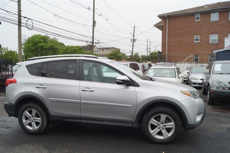 Toyota RAV4 XLE AWD 2014