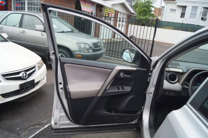 Toyota RAV4 XLE AWD 2014