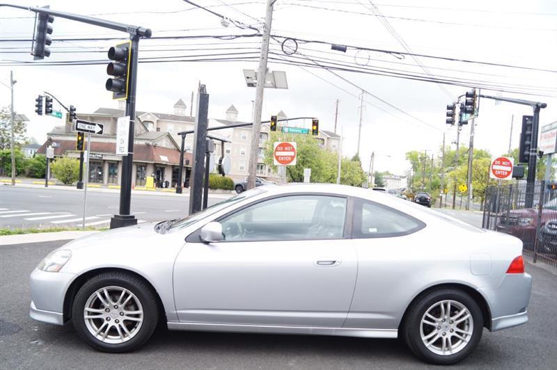 Acura RSX Coupe with 5-speed AT 2006