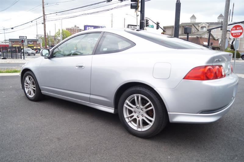 Acura RSX Coupe with 5-speed AT 2006