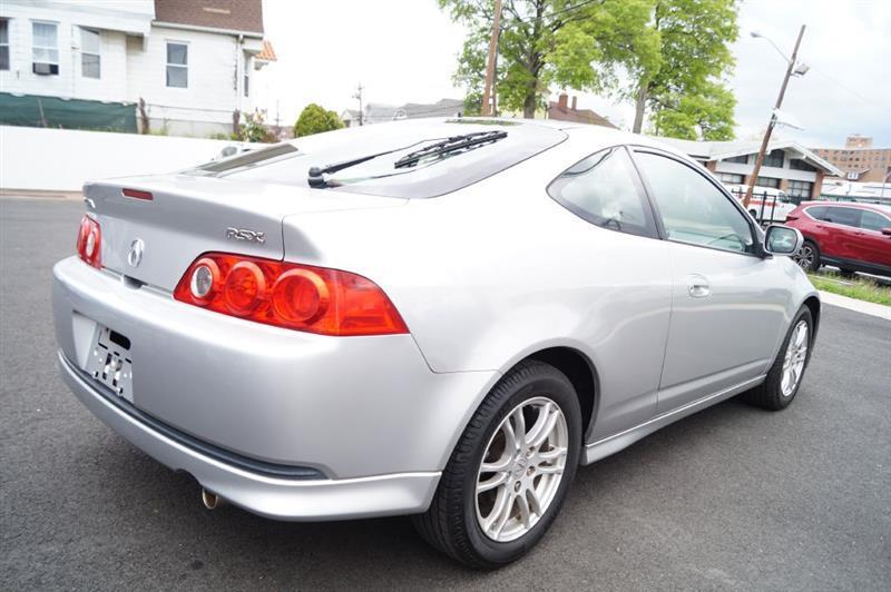 Acura RSX Coupe with 5-speed AT 2006