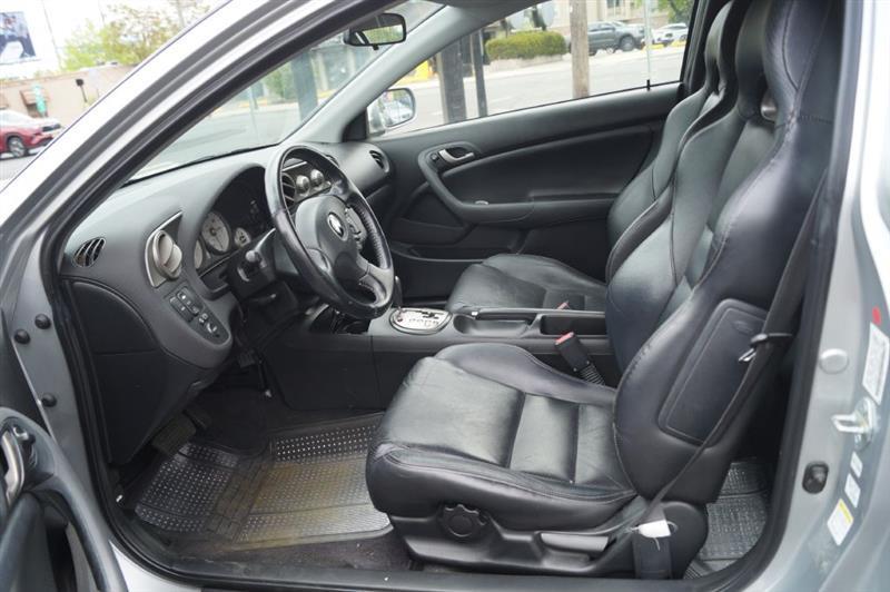 Acura RSX Coupe with 5-speed AT 2006