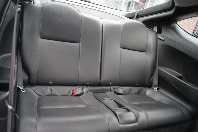 Acura RSX Coupe with 5-speed AT 2006
