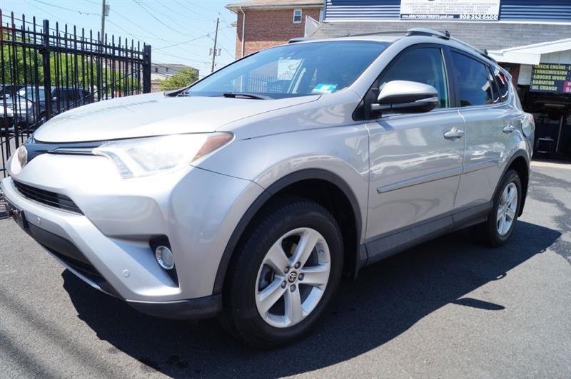Toyota RAV4 XLE AWD 2016