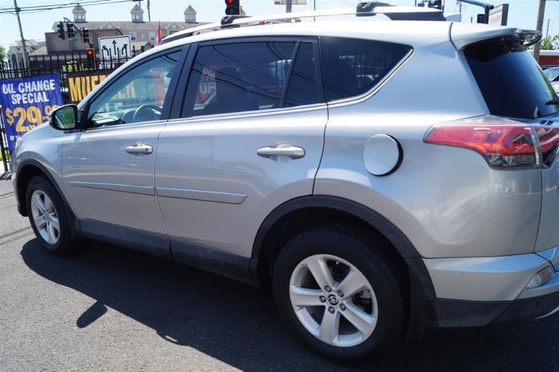 Toyota RAV4 XLE AWD 2016