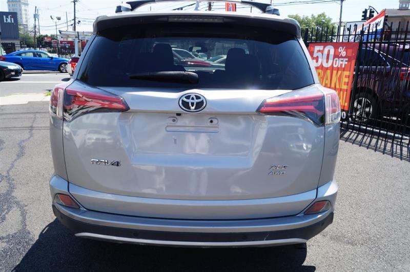 Toyota RAV4 XLE AWD 2016