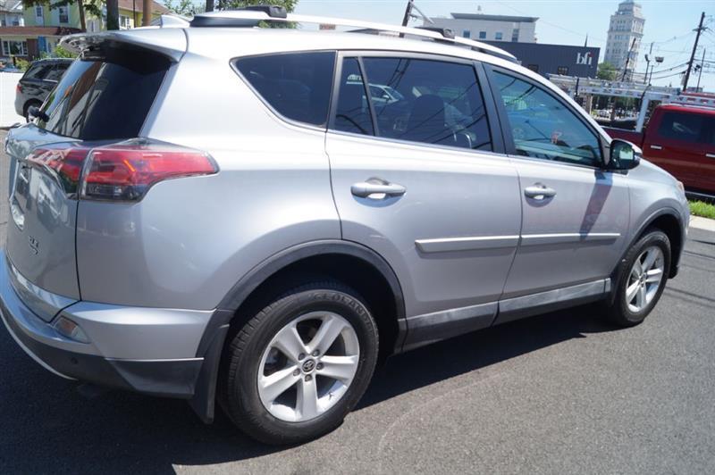 Toyota RAV4 XLE AWD 2016