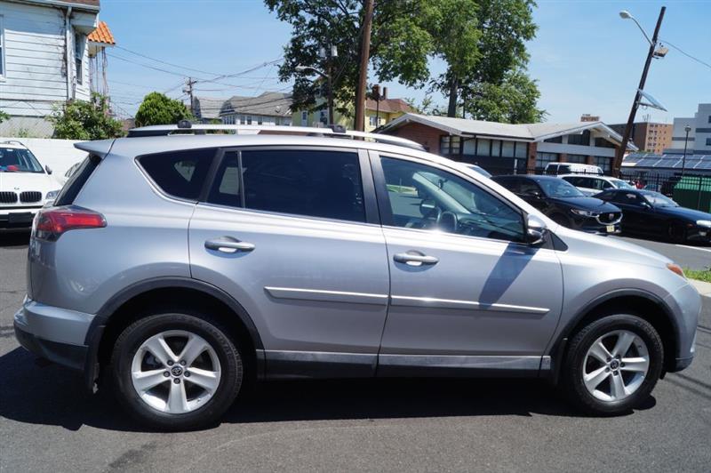 Toyota RAV4 XLE AWD 2016