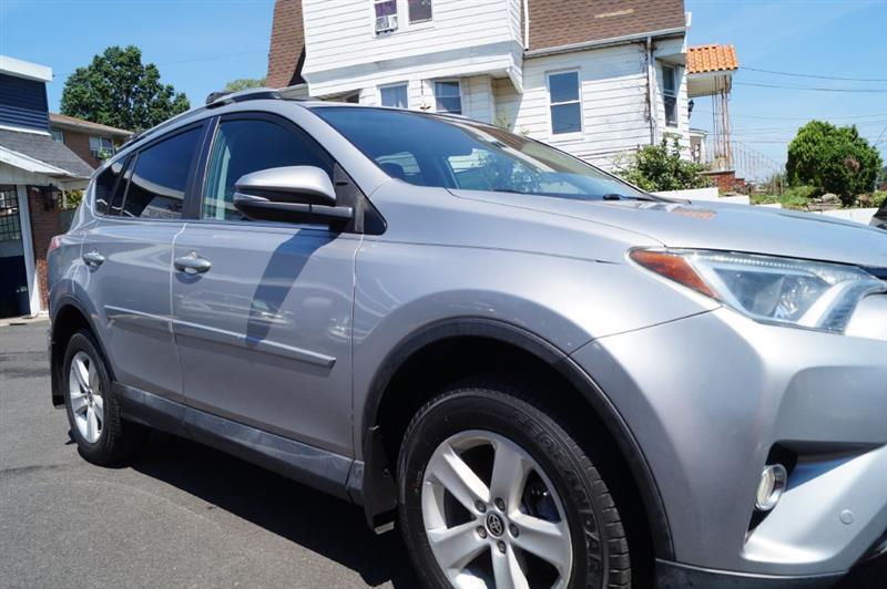 Toyota RAV4 XLE AWD 2016