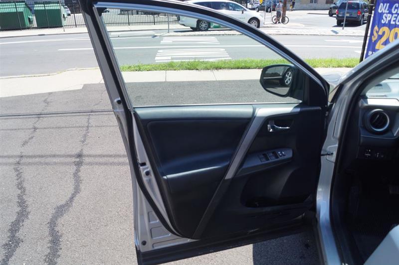 Toyota RAV4 XLE AWD 2016