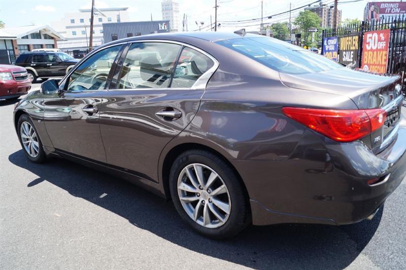Infiniti Q50 Base AWD 2015