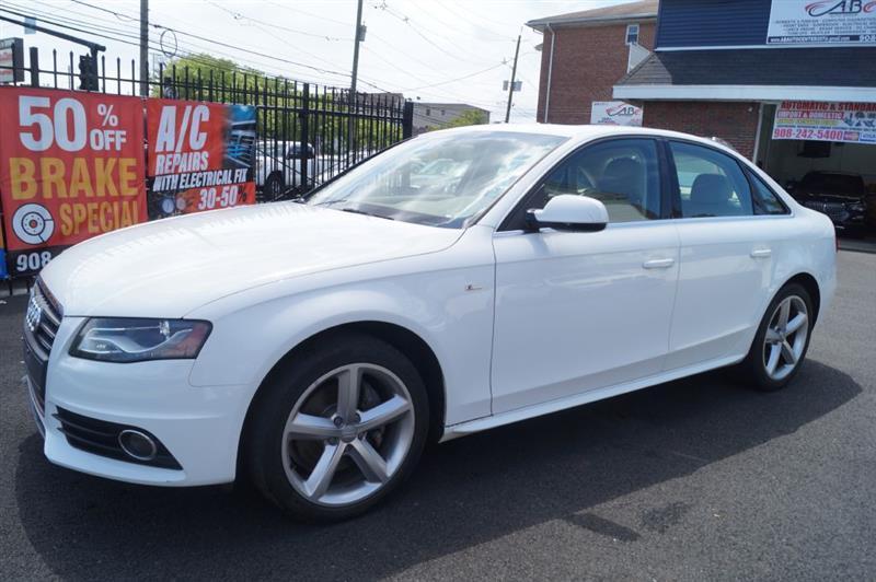 Audi A4 2.0T Sedan quattro Tiptronic 2012